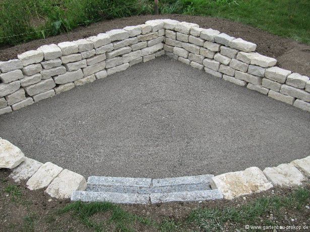 Feuerstelle naturstein