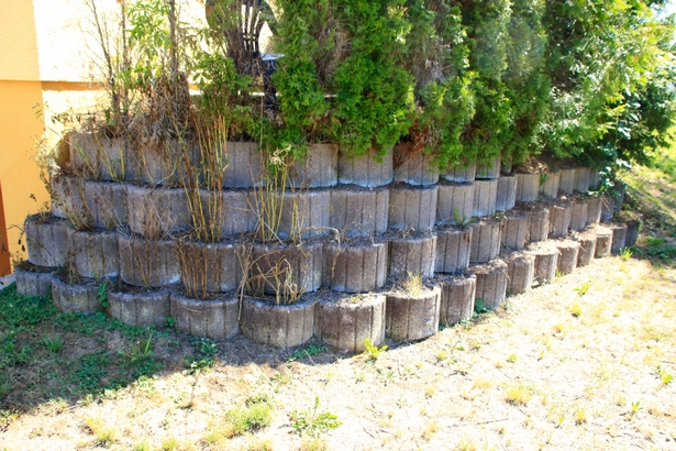 Gartengestaltung hang abfangen