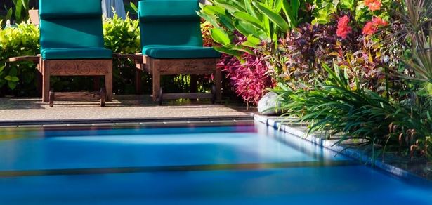 Pool Landschaftsbau Ideen für kleine Hinterhöfe