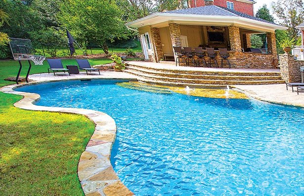 hinterhofdesigns-mit-pool-und-aussenkuche-91 Hinterhofdesigns mit Pool und Außenküche