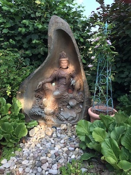 Gartengestaltung mit buddha