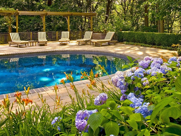 hinterhof-landschaftsbau-ideen-mit-inground-pool-06 Backyard landscaping ideas with inground pool