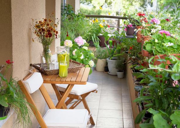 kleine-veranda-garten-ideen-43_8 Small porch garden ideas