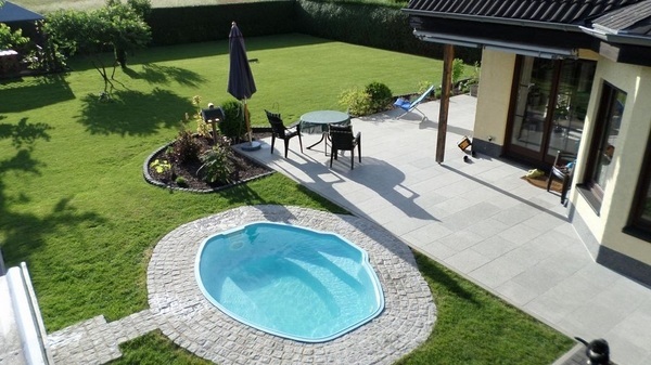 kleiner-garten-schwimmbad-ideen-07_11 Small garden swimming pool ideas