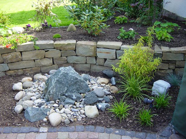 Quellsteine im garten