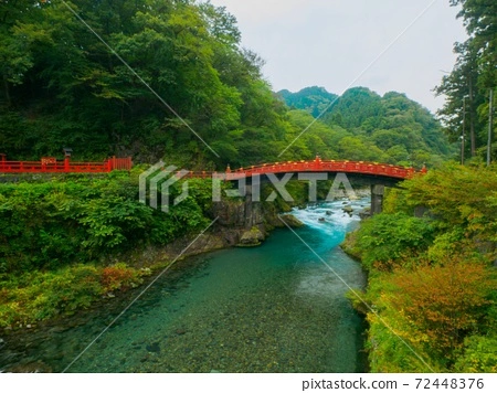 traditionelle-japanische-brucke-72_10-2 Traditionelle japanische Brücke